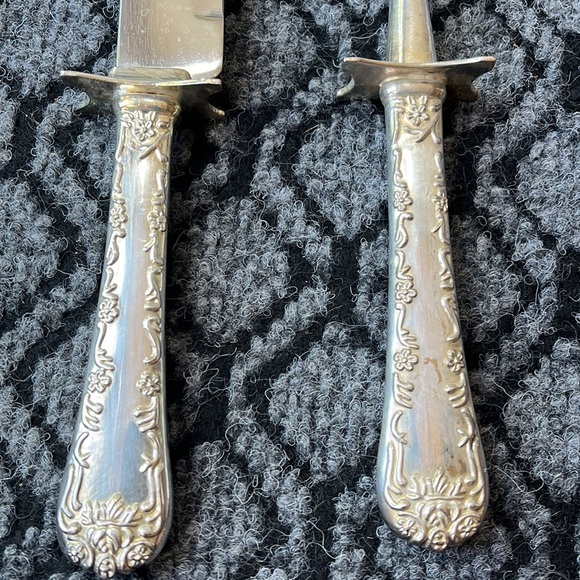 WM Rodger & Sons Silver Plated Stainless blade Serving Knife and Fork Set - Picture 3 of 6